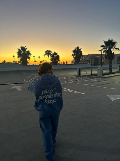 "PRETTY PEOPLE LIKE K-POP" zip up hoodie - carolina blue preorder